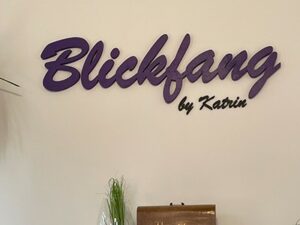 Logo an der Wand